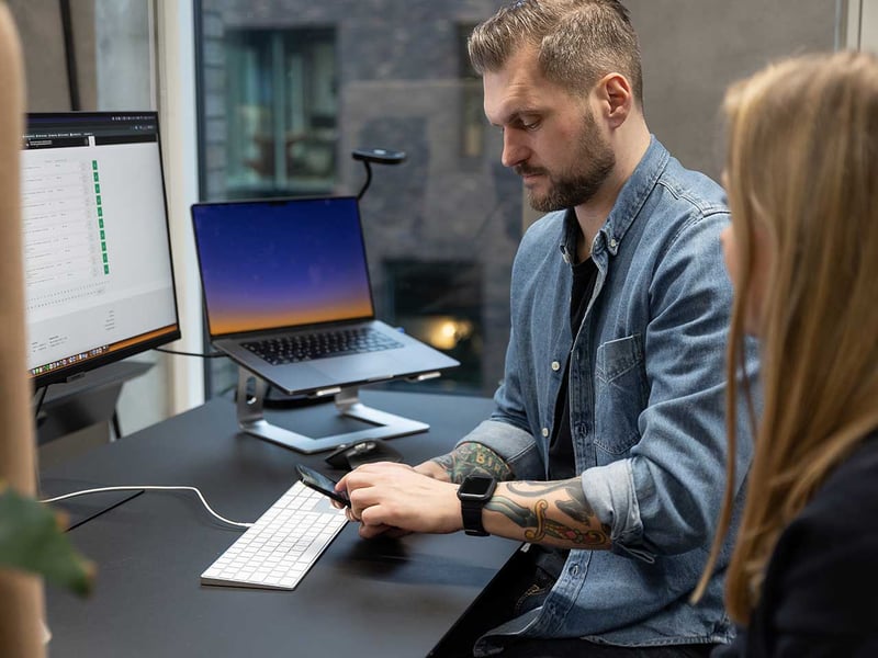 twoday medarbejder arbejder med Digital Finance
