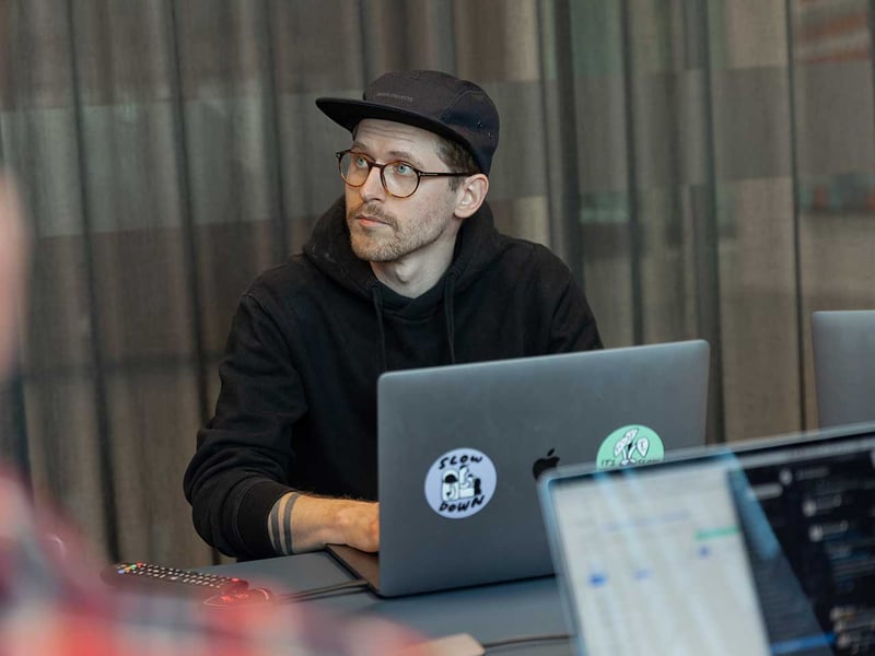 Vælg det rigtige CMS til dit website - Skal det være Umbraco, DynamicWeb eller HubSpot?